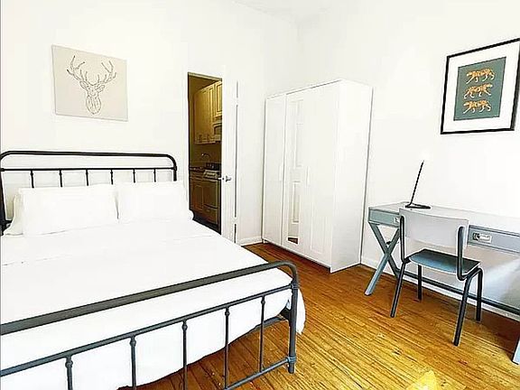 2nd image of 168 Stanton St #3B