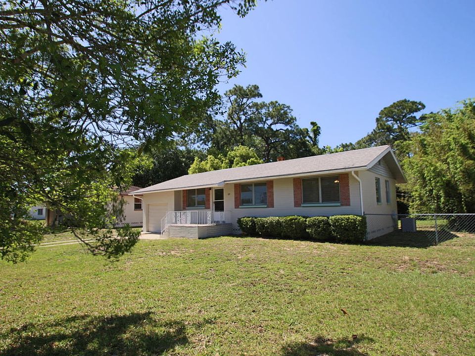 1st image of 215 Rosewood Ave