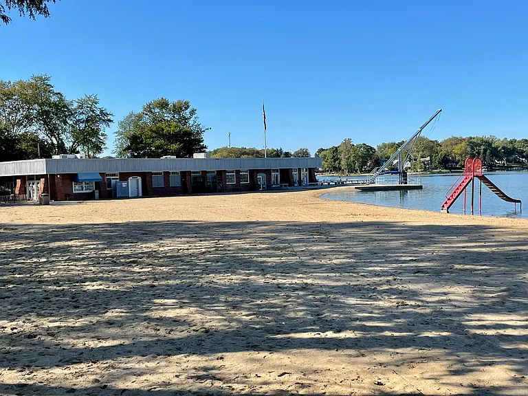 5545 Fleetwood Ave NW — Photo 14