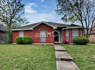 1542 Sunnymeadow Rd, Lancaster, TX 75134