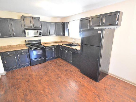 5th image of 414 Orchard Hill Dr