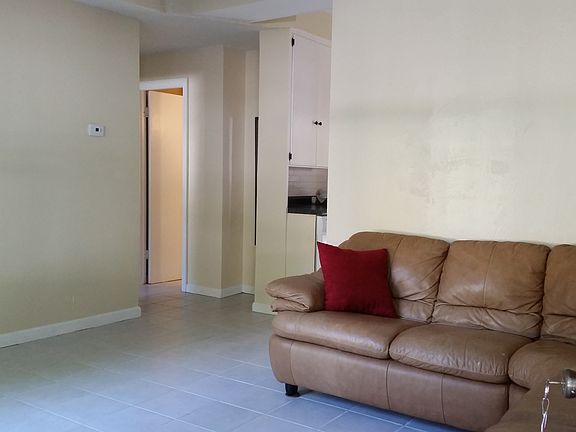 3rd image of 1750 San Mateo Dr