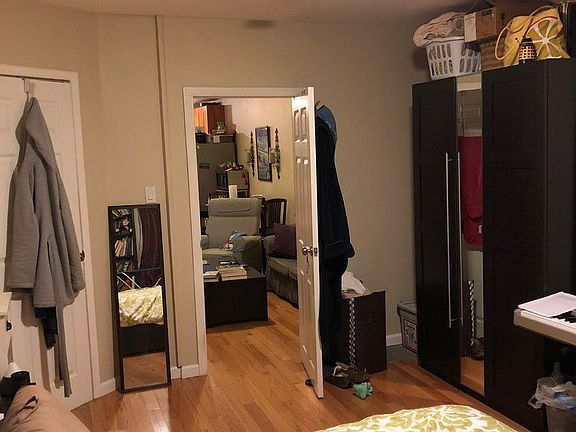 4th image of 2101 Steinway St Ste 1