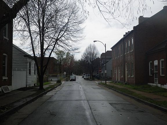 4th image of 218 E Steins St
