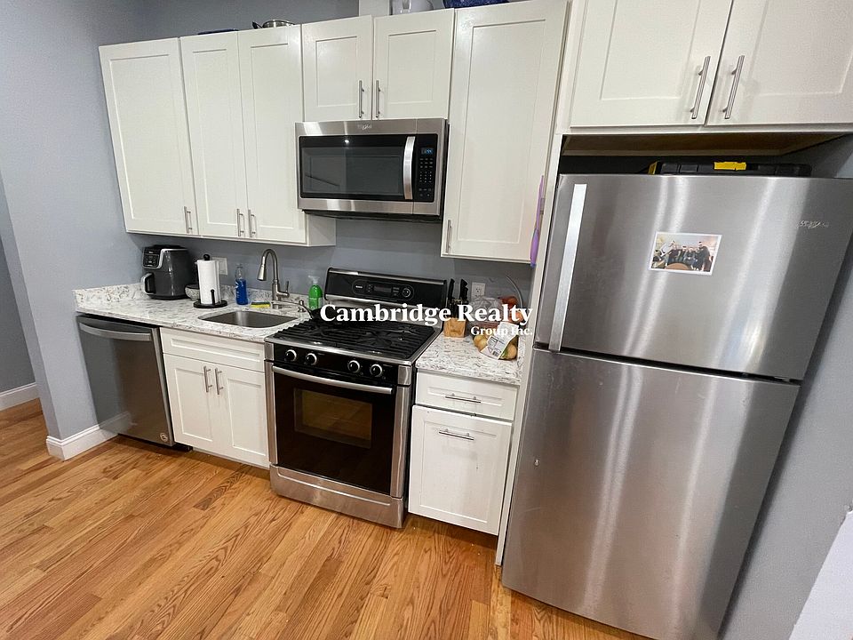 1st image of 25 1/2 Gore St #1