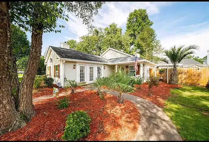 3 bed, 1400 sqft, $3,800 — Photo 3