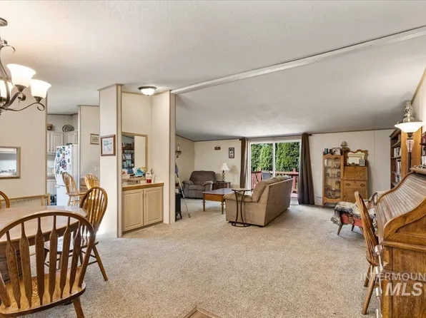 2206 W Oxford Cir, Coeur D Alene, ID 83815