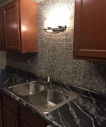 5th image of 410 N Virginia Ave