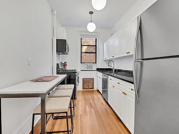 5th image of 447 Fort Washington Ave APT 44