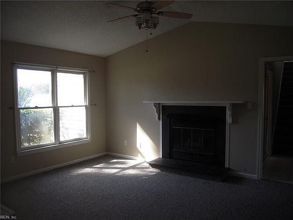 4th image of 878 Culver Ln