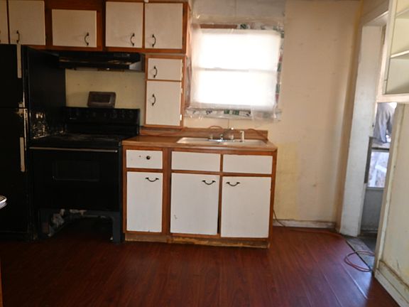 5th image of 1124 E Laketon Ave
