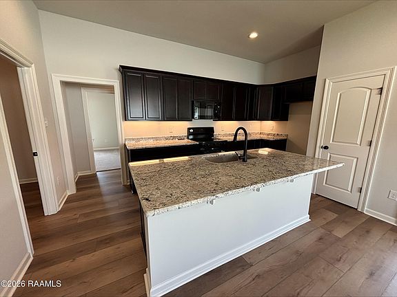 3rd image of 7385 Alley Oak Ln