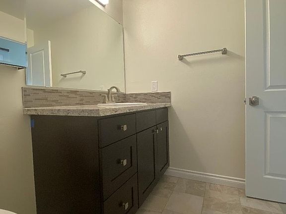 4th image of 9922 Lake Washington Blvd NE #16