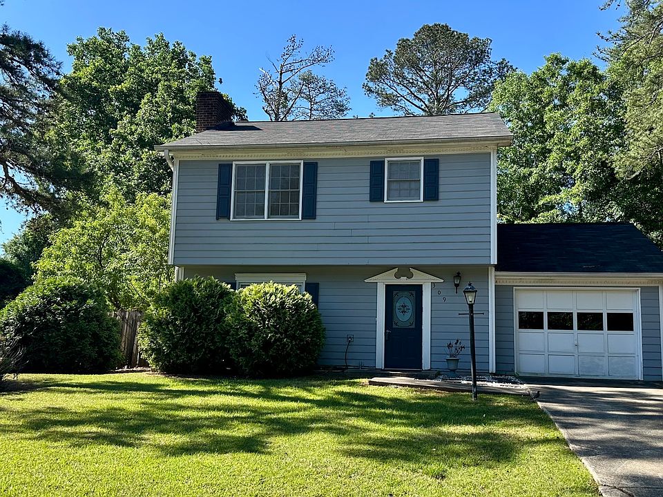 1st image of 309 Windsor Walk SE