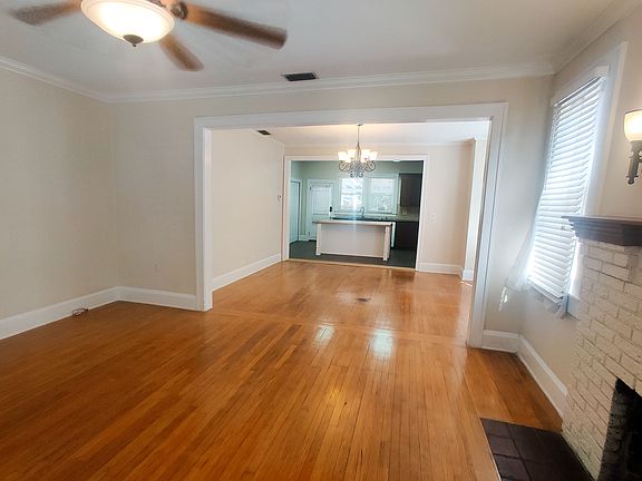 3rd image of 947 Aragon Ave #101
