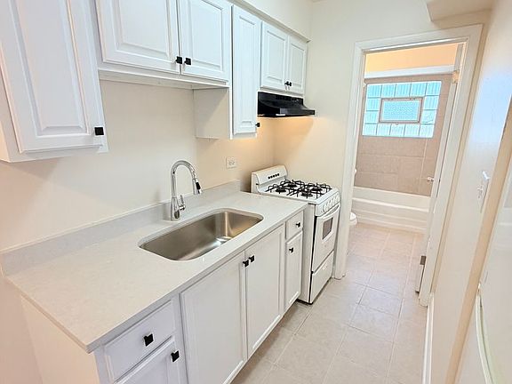 4th image of 5830 W 28th St APT 5