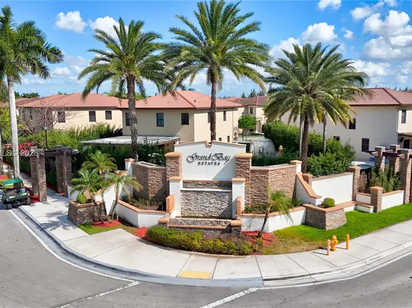 10021 NW 87th Ter, Doral, FL 33178