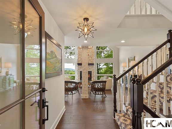 3rd image of 700 Satulah Ridge Road