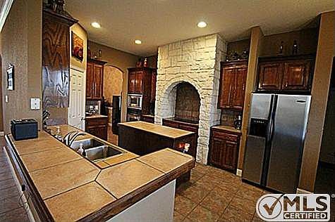 4th image of 900 Chalk Hill Ln