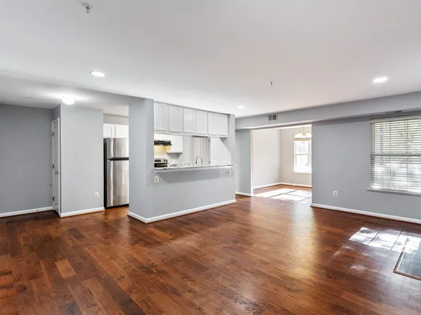 4108 Monument Ct Unit 204, Fairfax, VA 22033