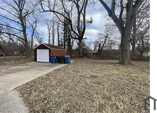 324 Henquin Dr — Photo 12