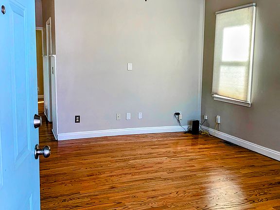 4th image of 1895 S Edison St