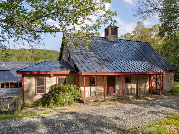 8 Garvin Hill Road, Hartland, VT 05048