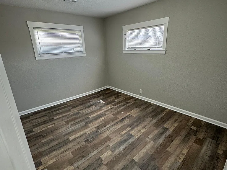 813 W Dayton Ave — Photo 9