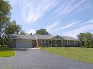 17503 214th St, Tonganoxie, KS 66086