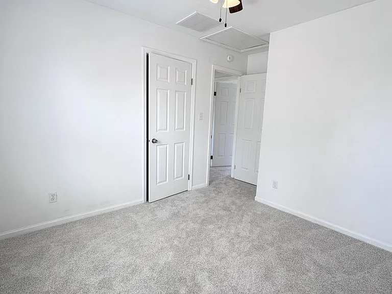 509 Bowling Green Ct — Photo 20