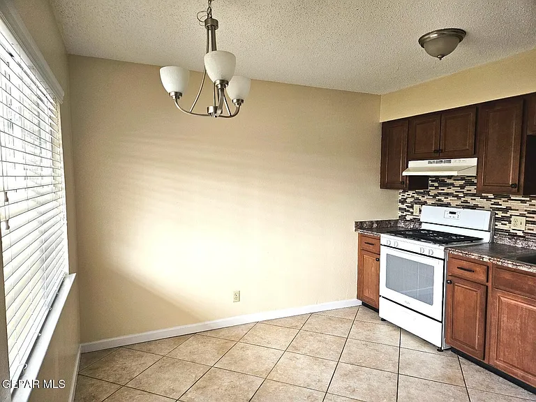 1601 N El Paso St #7 — Photo 5