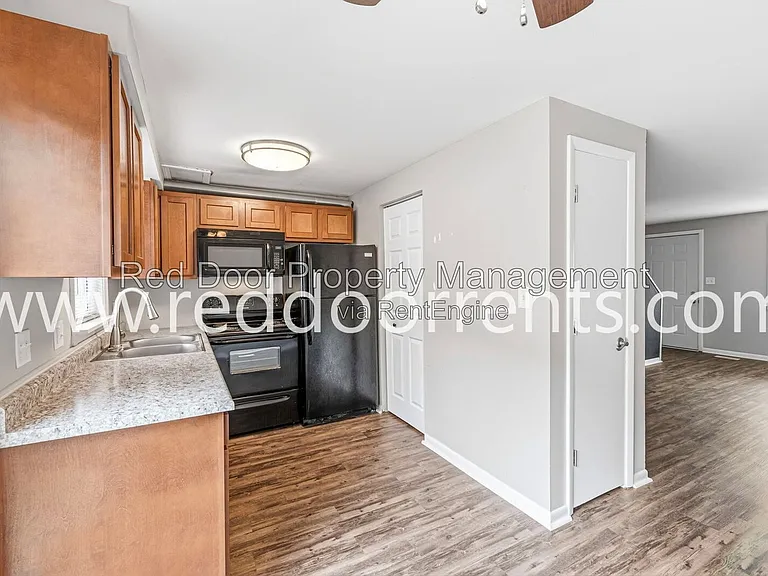 335 1st Ave NW #3 — Photo 8