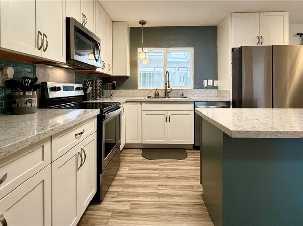 98-271 Kaonohi St #H2, Aiea, HI 96701