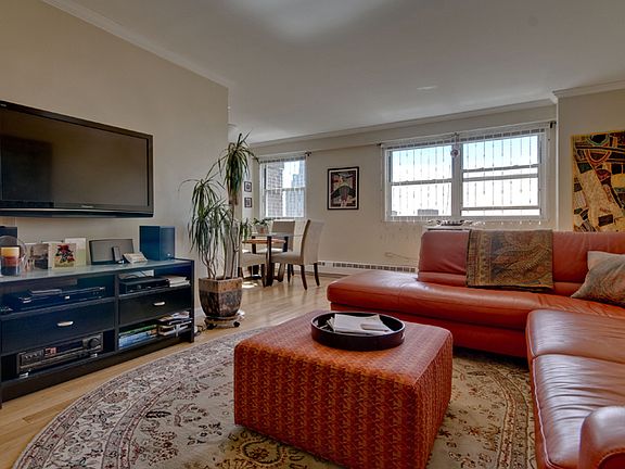 3rd image of 175 Willoughby St APT 16B