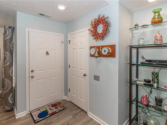 3rd image of 7851 Bosinney Cir