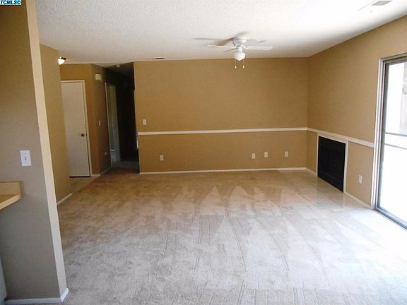 4th image of 1831 N Cedar Court