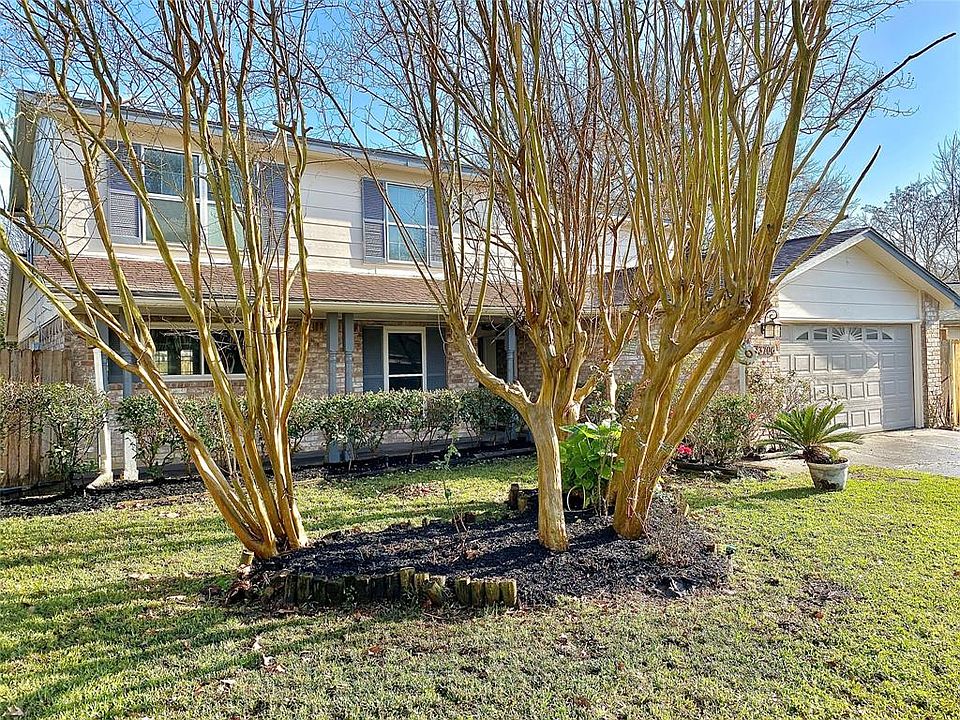 1st image of 13706 New Village Ln