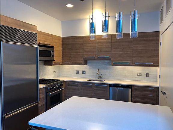 4th image of 110 W Superior St #1204