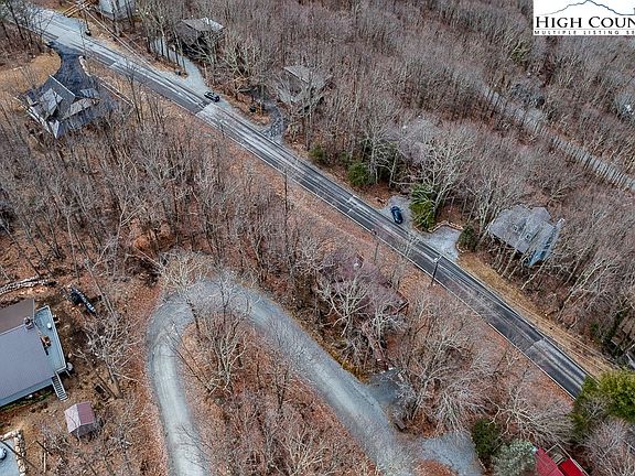 4th image of 131 Clubhouse Road