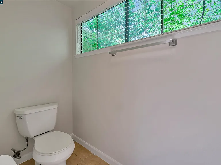 1956 Fair Ridge Ct — Photo 45