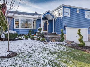 138 Greenwood Dr, Massapequa, NY 11758
