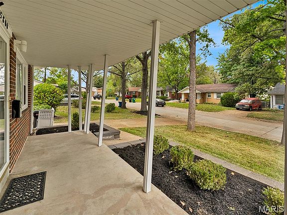 4th image of 5800 Langley Ave