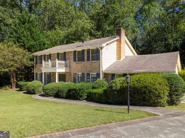 1672 Damon Ct, Dunwoody, GA 30338