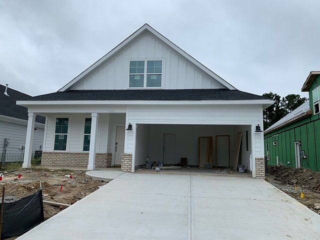 1st image of 5812 Parkwood Dr NE