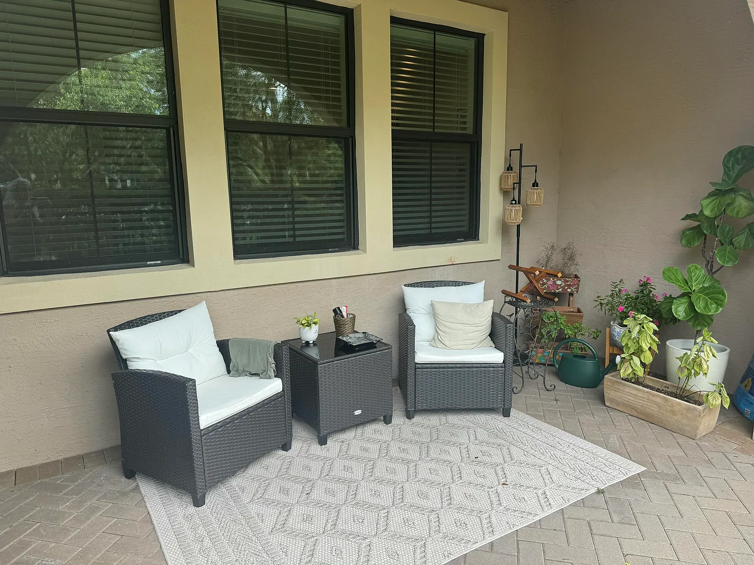 4 bed, 3.5 bath, 2942 sqft, $5,200 — Photo 2