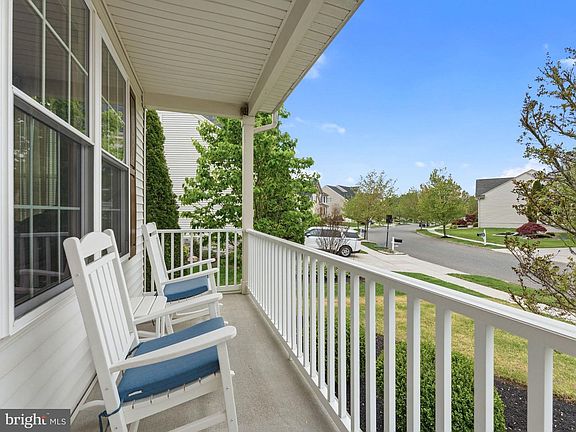 4th image of 616 Bainbridge Dr