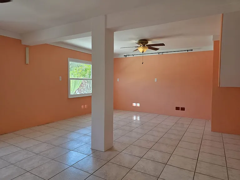 2921 Dupont St S — Photo 32
