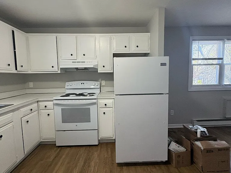 451 Main St #4A4 — Photo 2