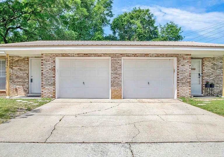 4743 Frontier Rd — Photo 2
