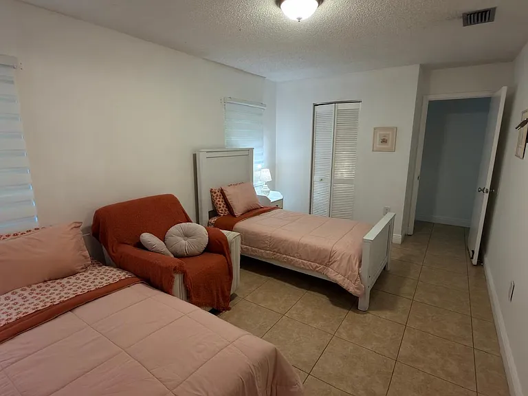 5302 SW 138th Pl — Photo 17
